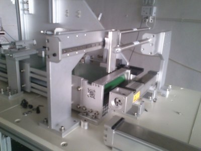 【自动贴附设备 标签自动贴附】价格,厂家,图片,其他电子产品制造设备,深圳市同富自动化机械设备-